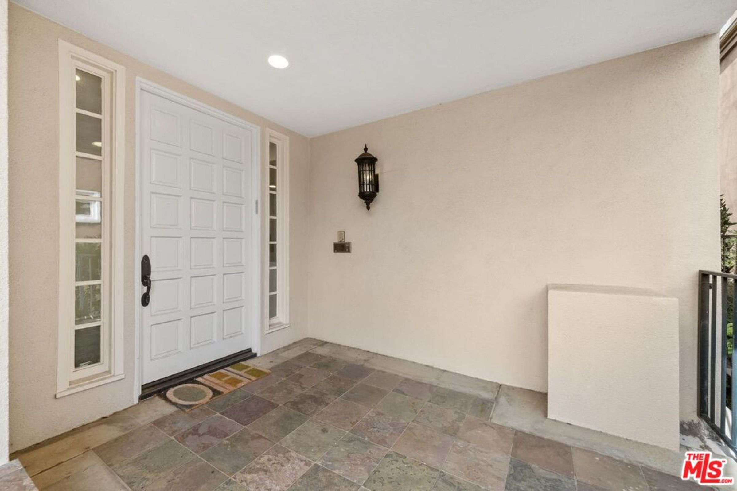 Interior or garden of 11815 Folkstone Ln, Los Angeles, a Carolwood Estates listing