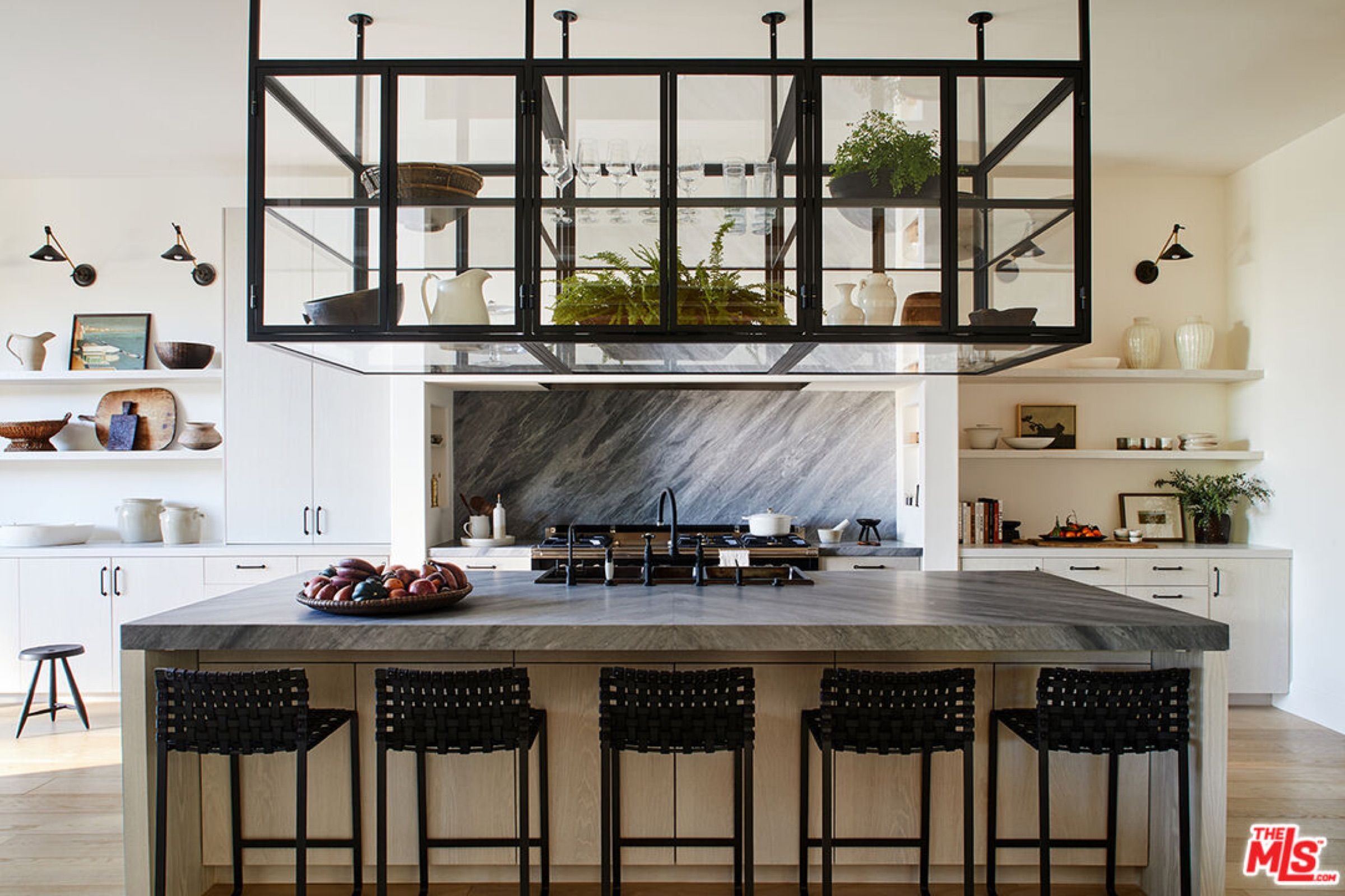 Interior or garden of 1362 Bella Oceana Vis, Pacific Palisades, a Carolwood Estates listing