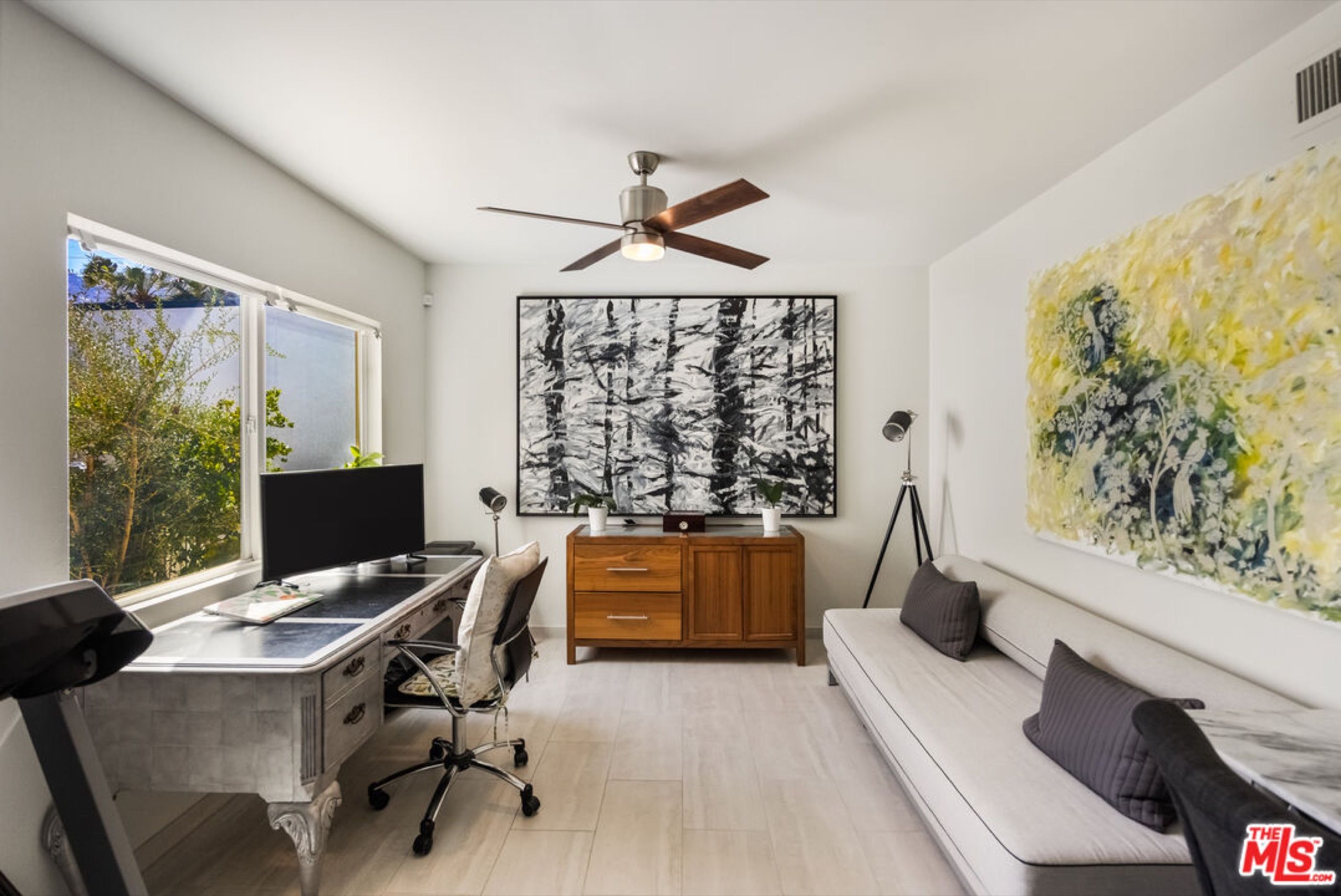Studio office with garden view