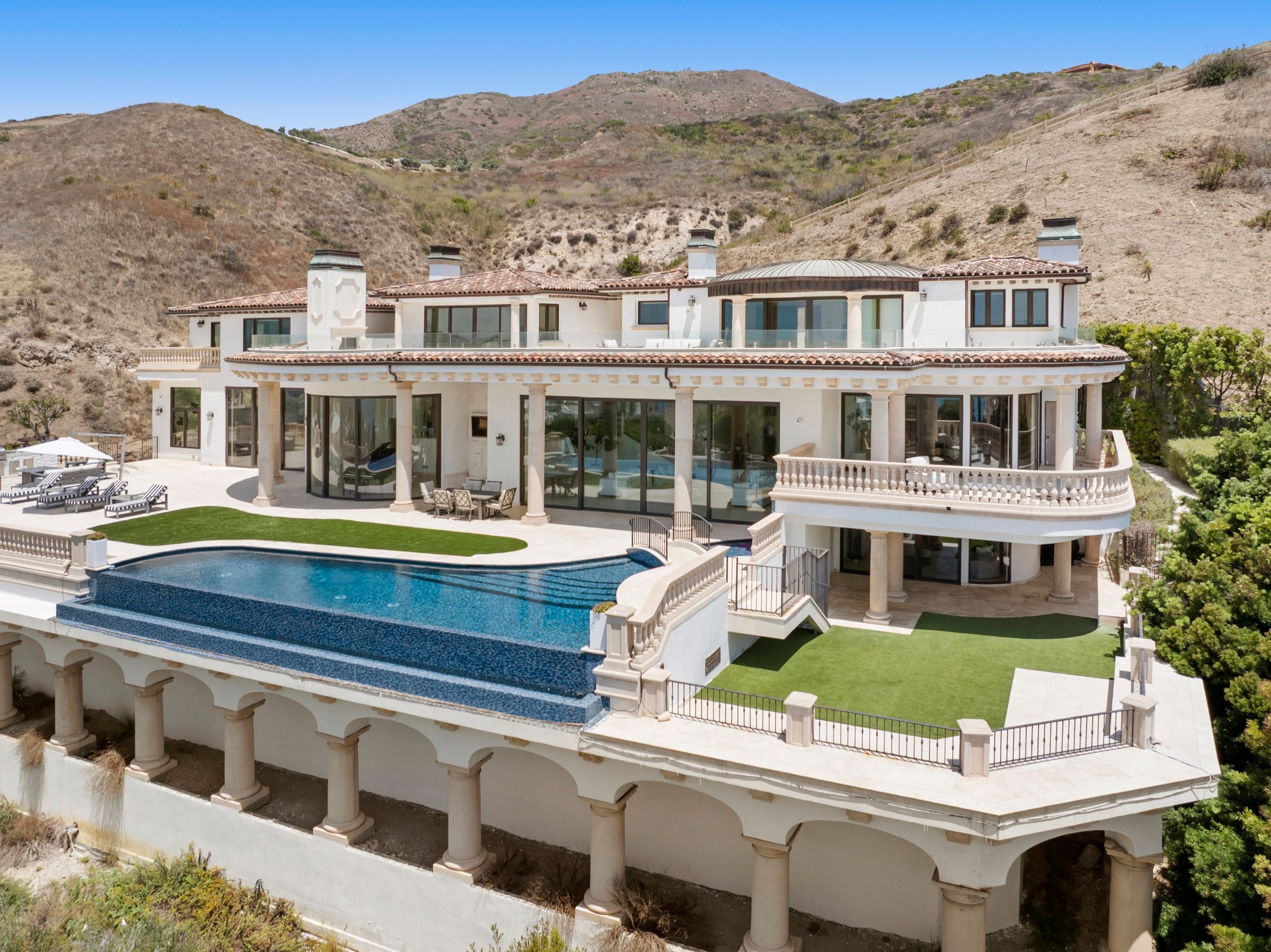 Interior or garden of 22435 Pacific Coast Hwy, Malibu, a Carolwood Estates listing