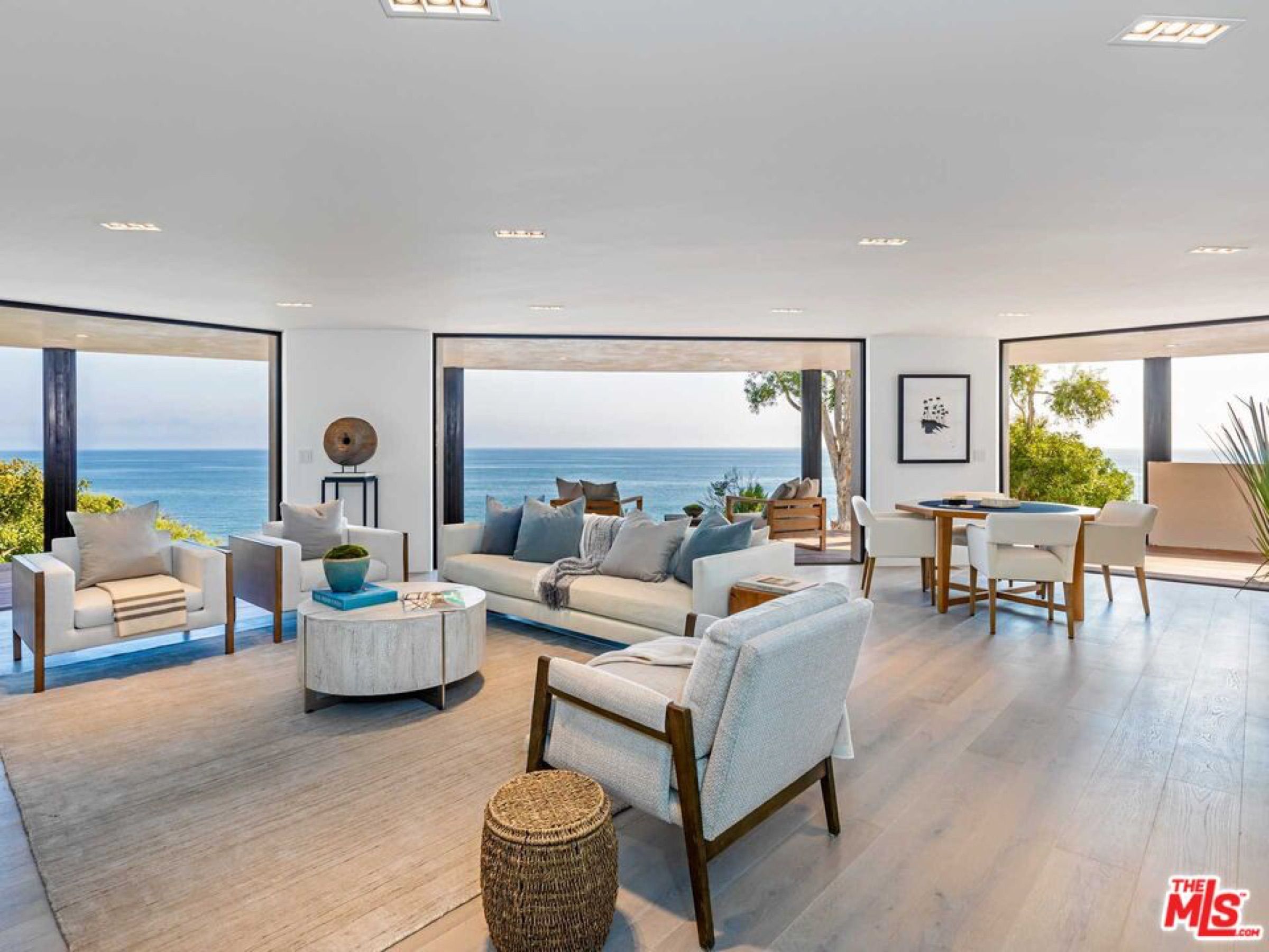 Interior or garden of 25225 Malibu Rd, Malibu, a Carolwood Estates listing