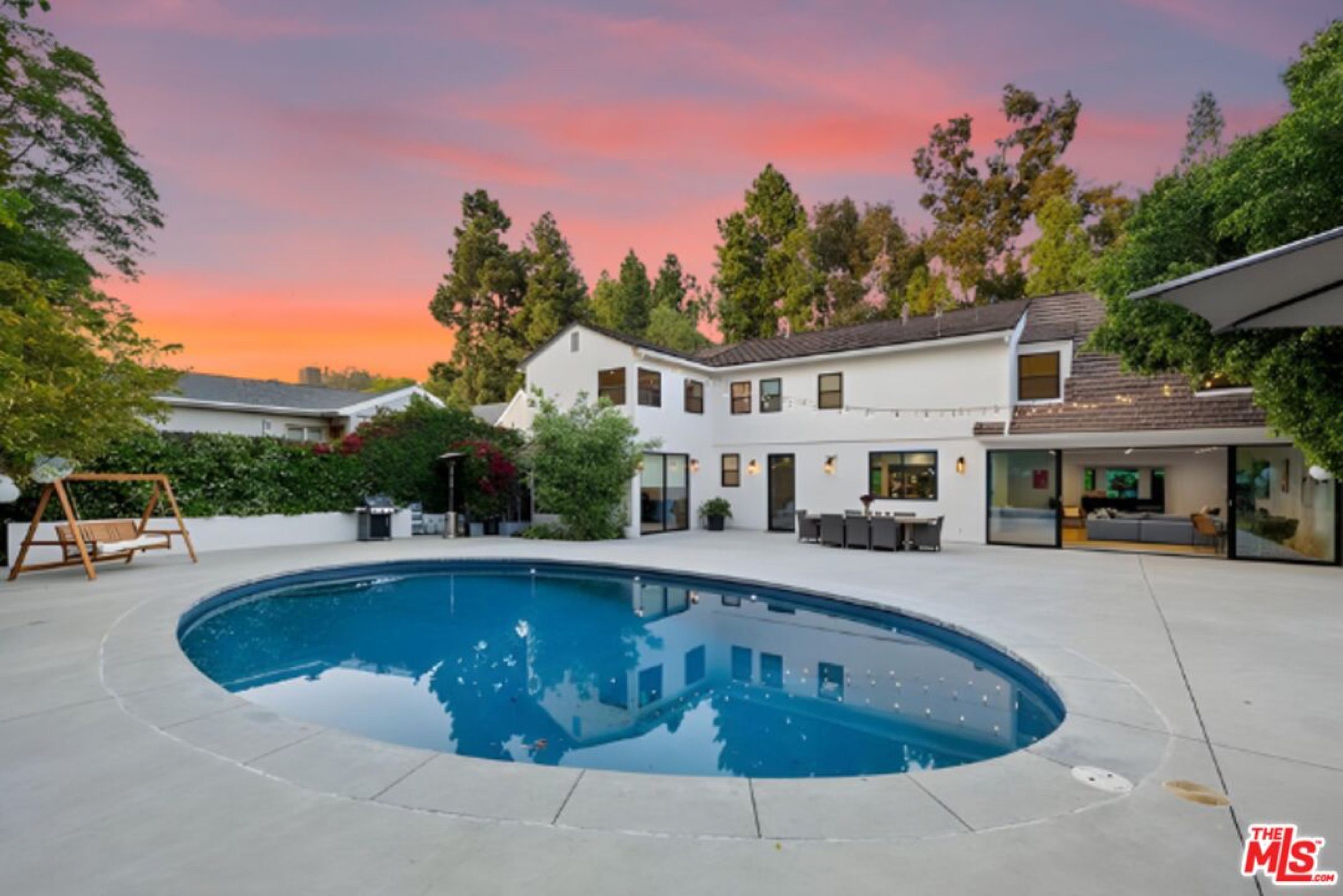 Exterior of 343 Veteran Ave, Los Angeles, a Carolwood Estates listing