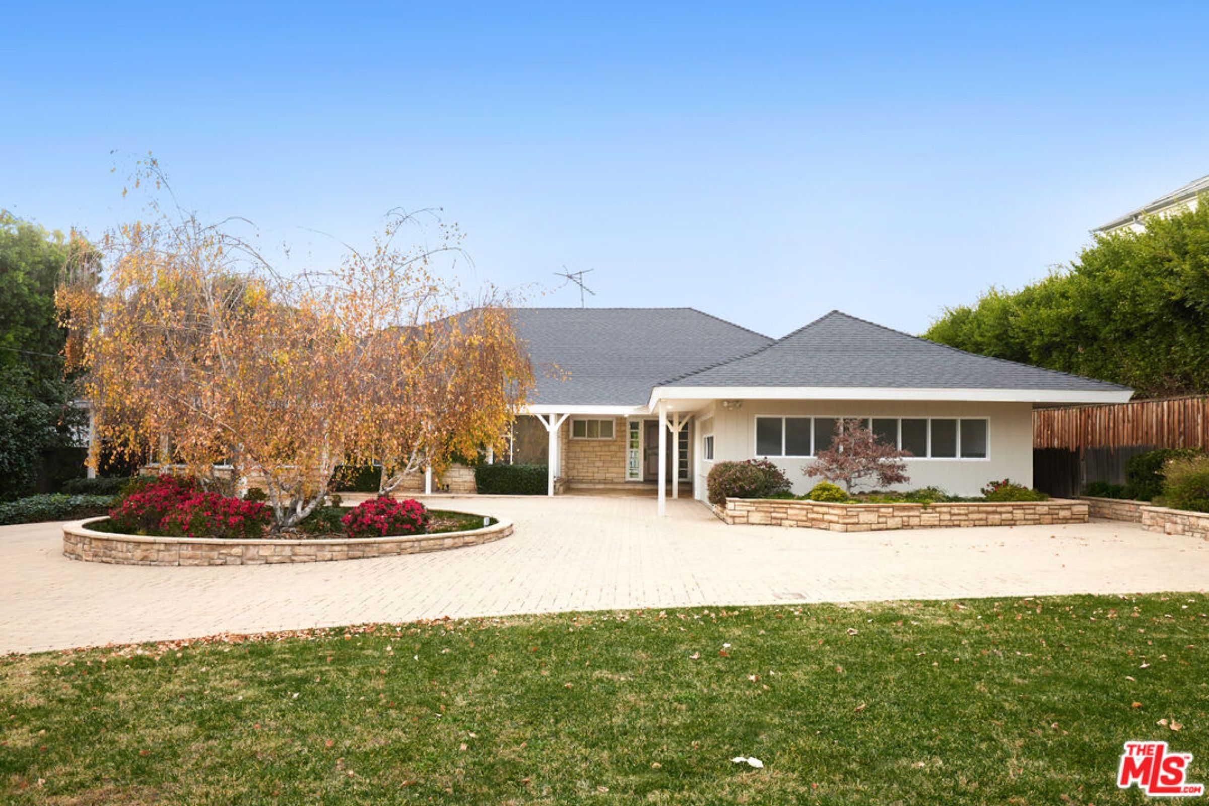 Exterior of 501 N Rockingham Ave, Los Angeles, a Carolwood Estates listing