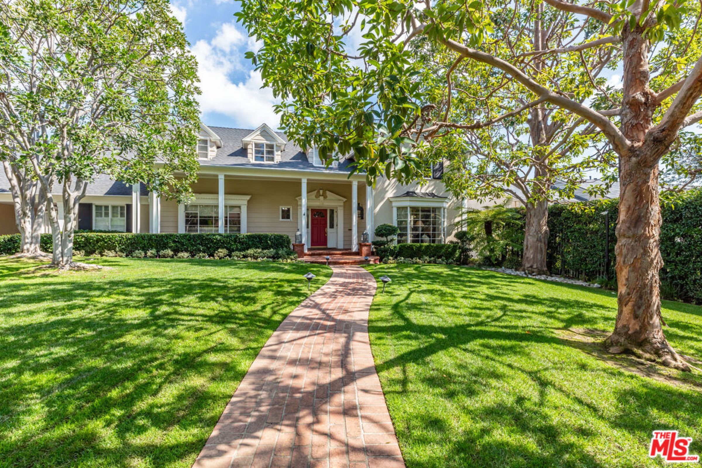 Exterior of 710 N Alta Dr, Beverly Hills, a Carolwood Estates listing