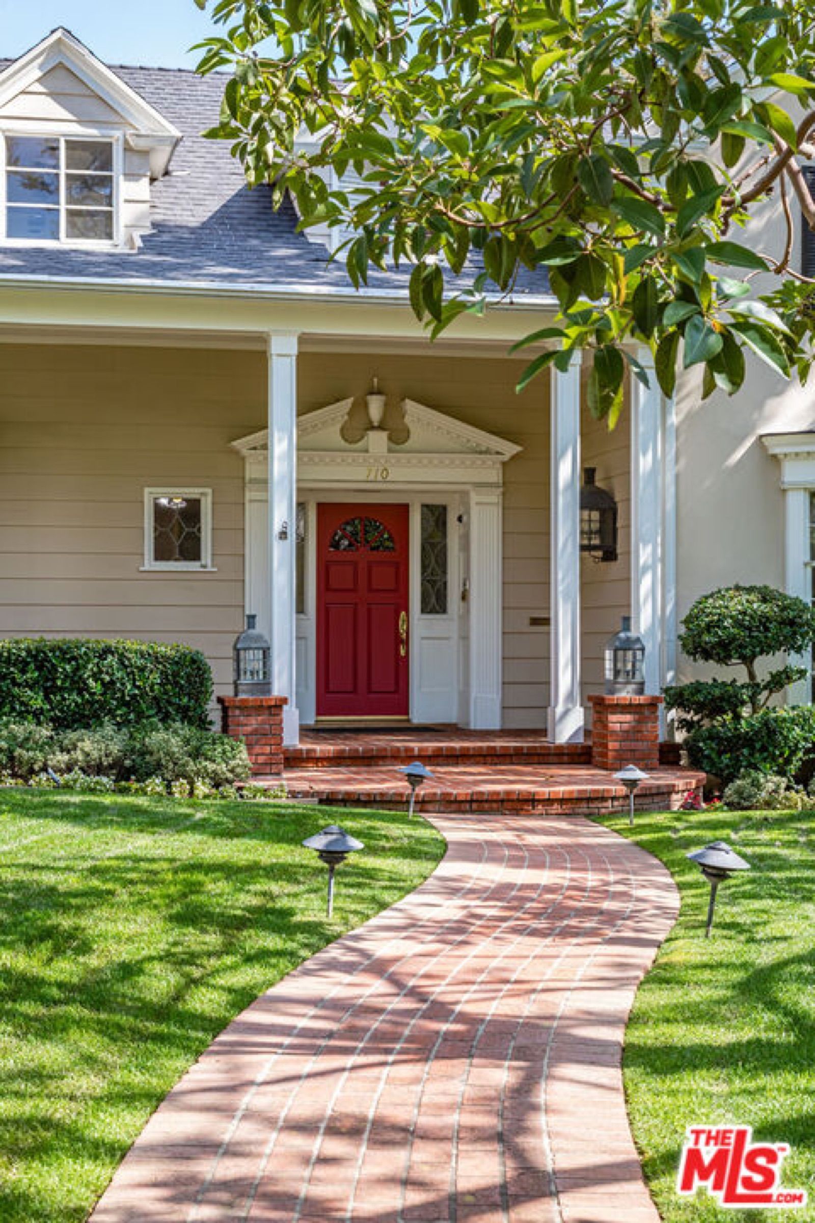 Interior or garden of 710 N Alta Dr, Beverly Hills, a Carolwood Estates listing